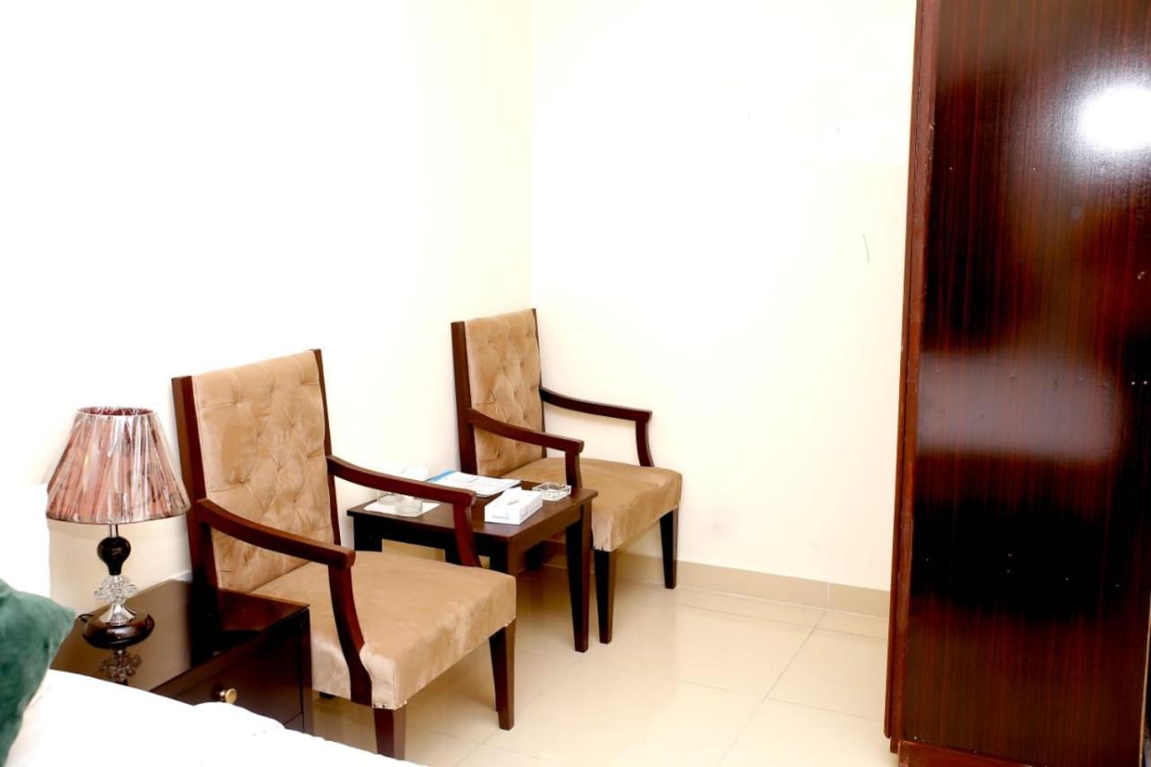 Hotel Noor Plaza Лахор Екстериор снимка