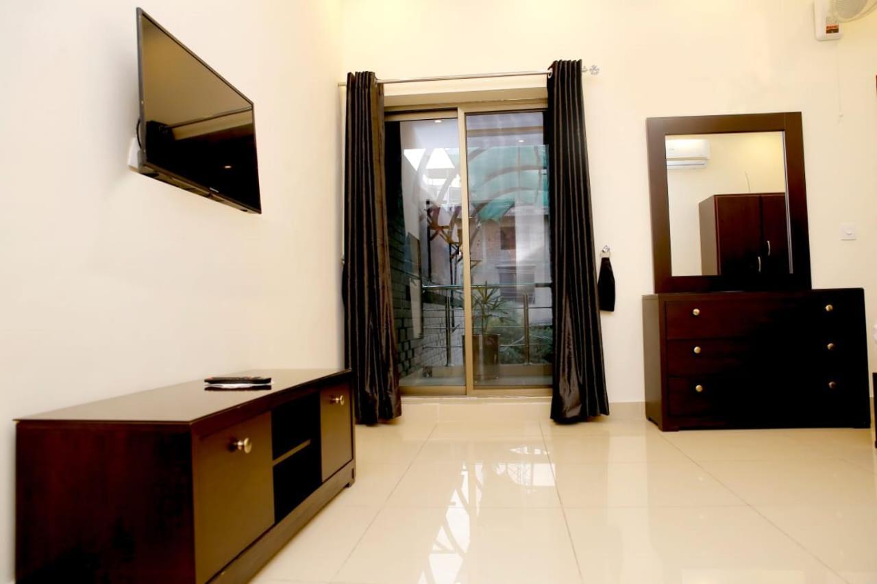 Hotel Noor Plaza Лахор Екстериор снимка
