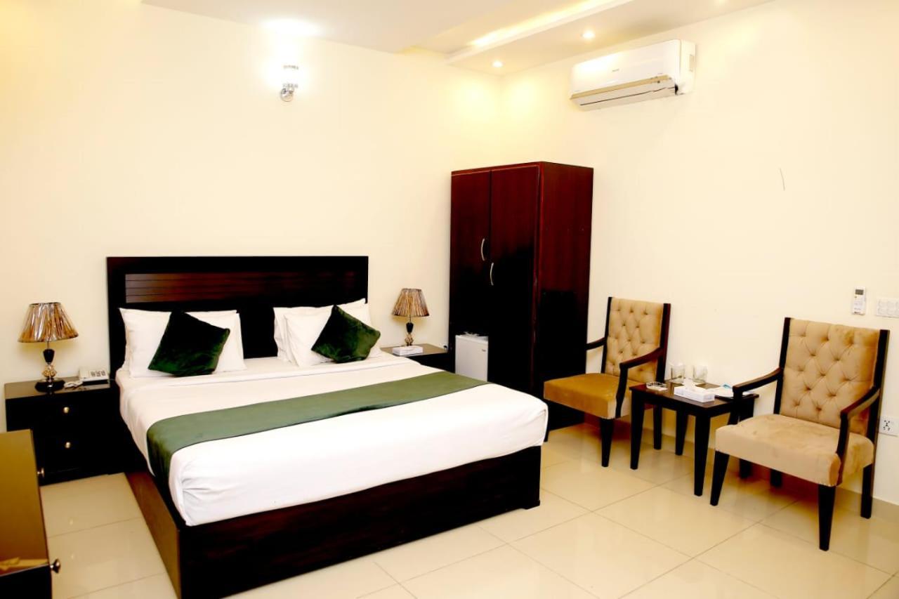 Hotel Noor Plaza Лахор Екстериор снимка