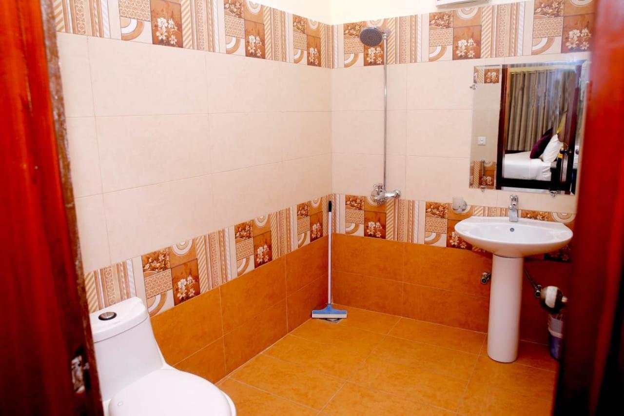 Hotel Noor Plaza Лахор Екстериор снимка